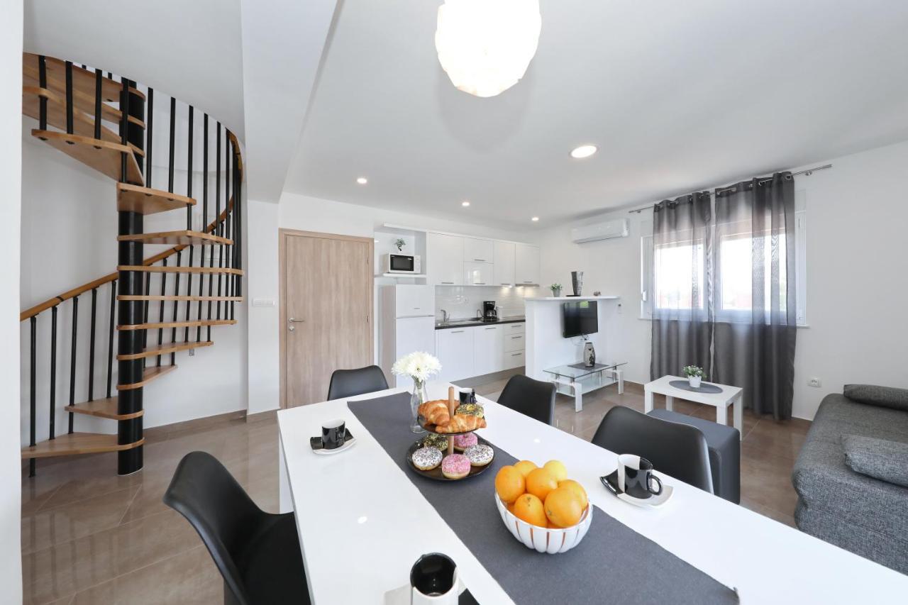 Villa Silver Стариград-Пакленица Екстериор снимка
